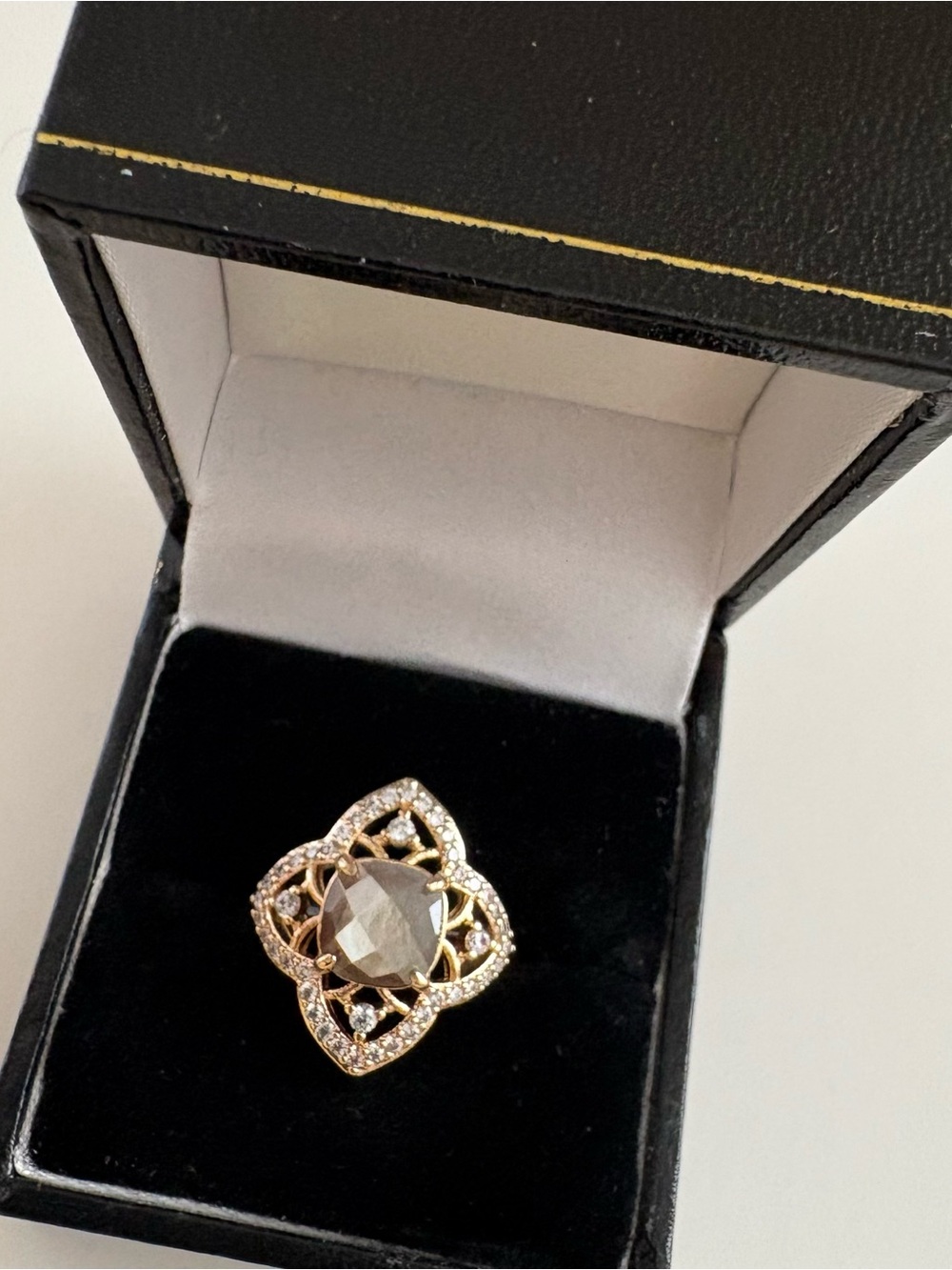 Bomb Party Collectors Piece Ring RG34150 Genuine Gray Mother of Pearl Gold